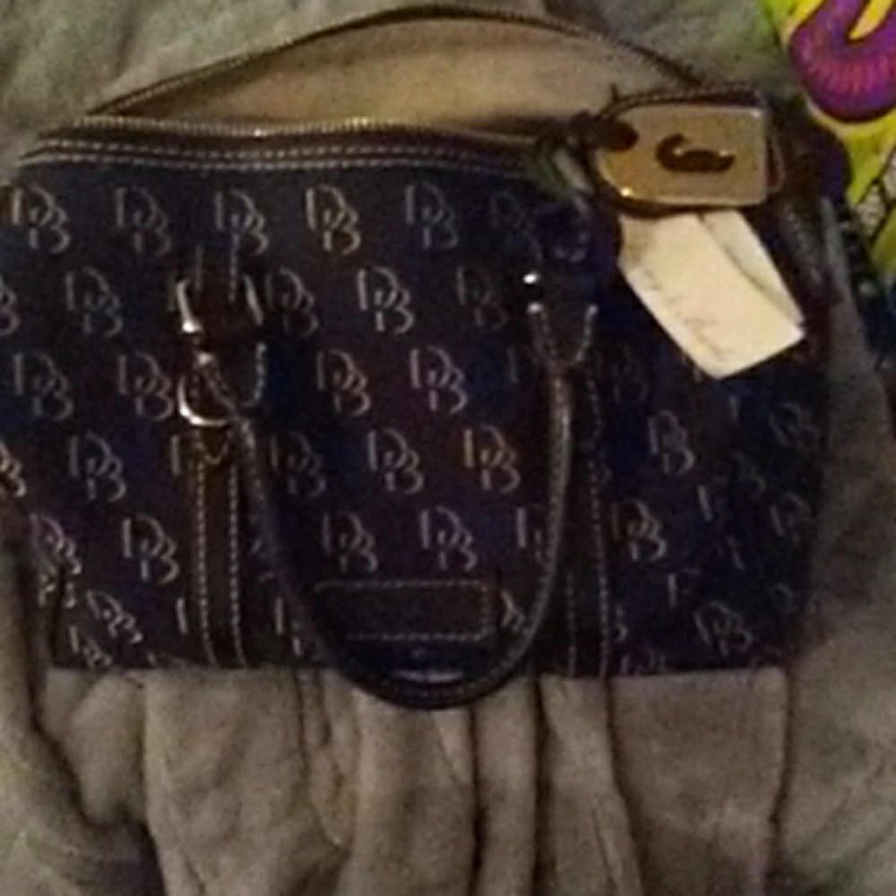 Dooney & Bourke satchel bag